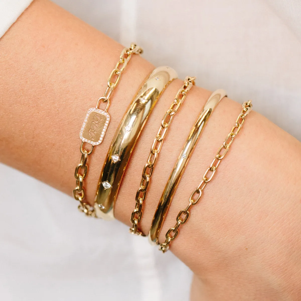 14k Personalized Rounded Rectangle Nameplate with Diamond Border Link Bracelet