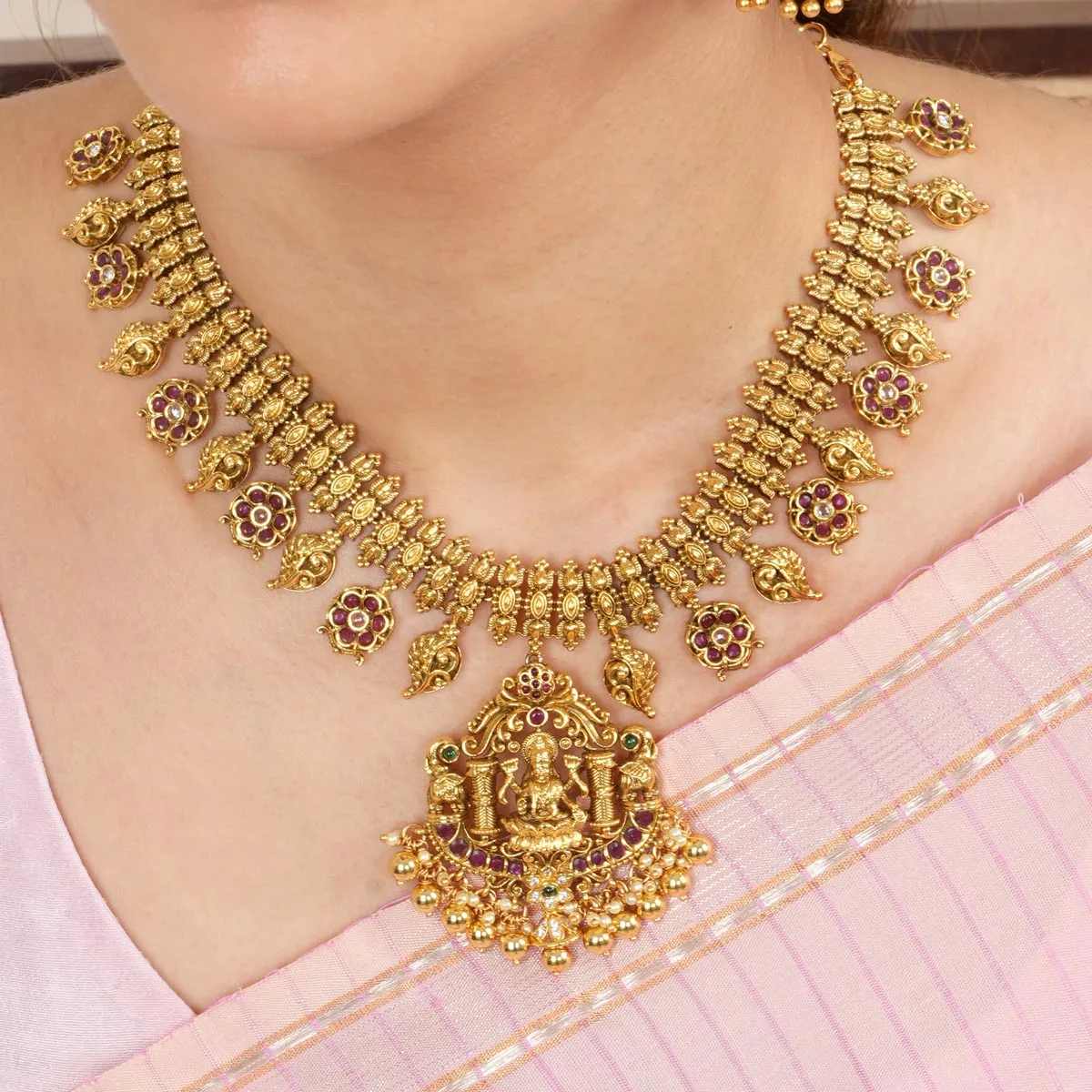 Chaarani Short Necklace Set