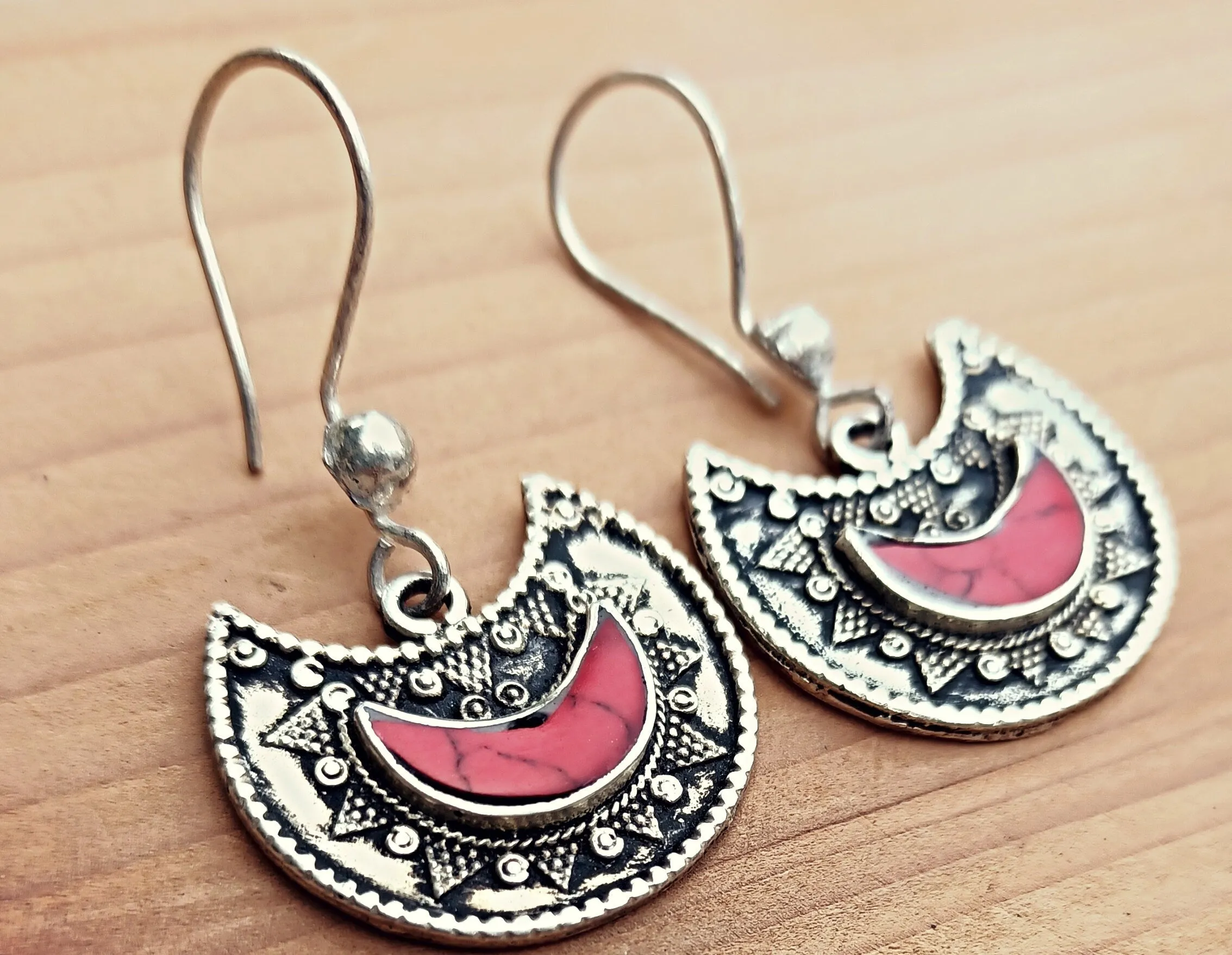 Coral earring- Dangle earring - Tribal Boho Jewelry. Everyday jewels.Bohemian Earrings. Gypsy earrings.Afghan Earrings- Cute earrings-