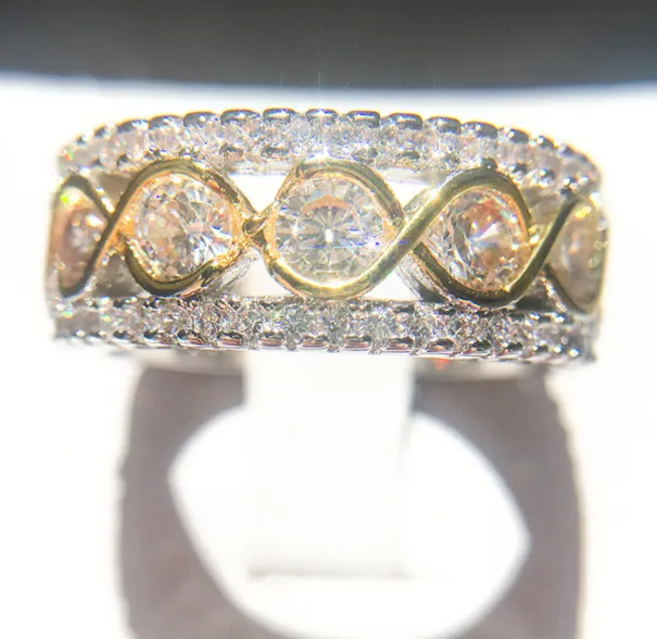 Elegant Female Zircon Stone Ring