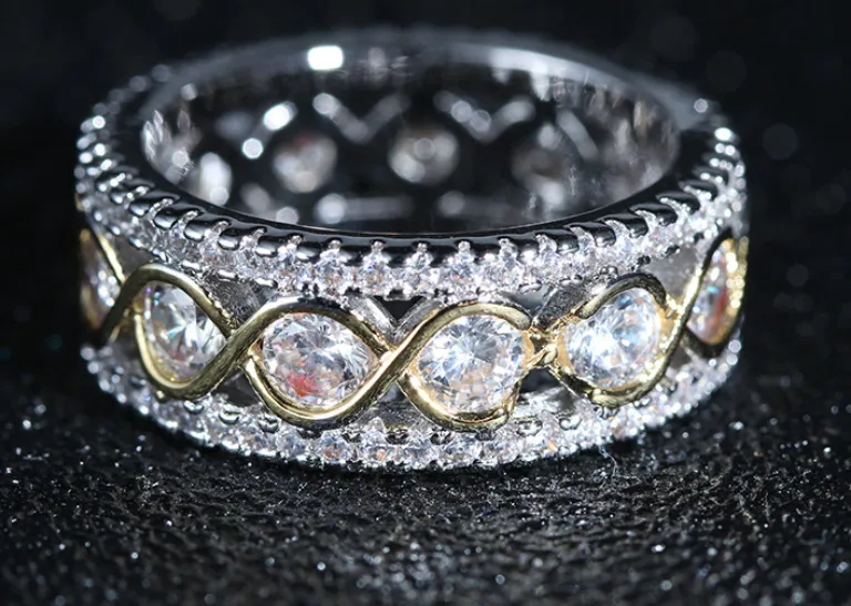 Elegant Female Zircon Stone Ring