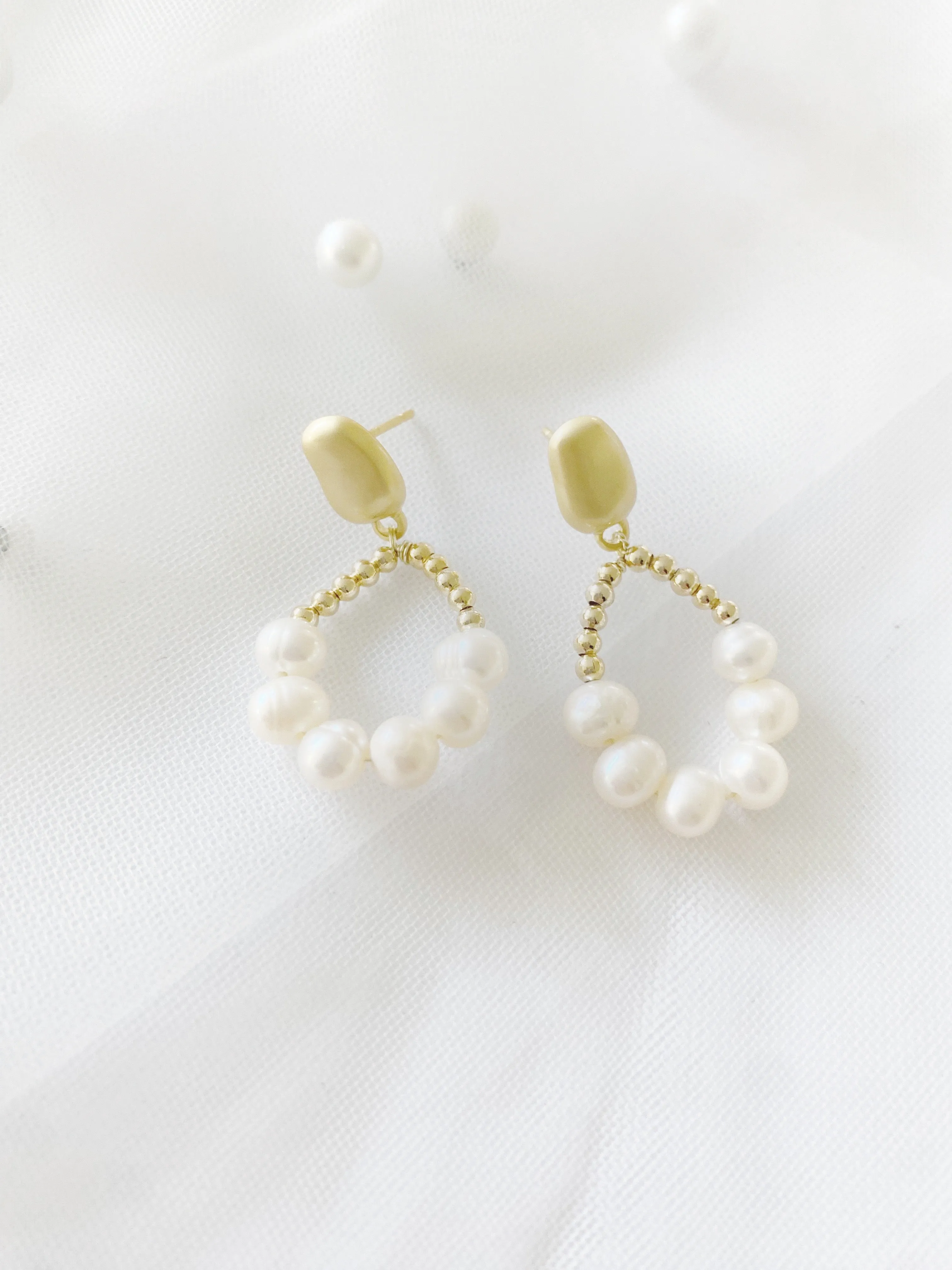 Elison Fresh Water Pearl Hoop Earrings