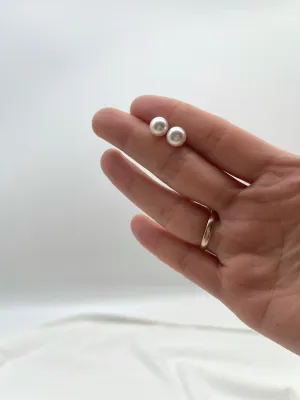 EVERYDAY BUTTON PEARL EARRINGS