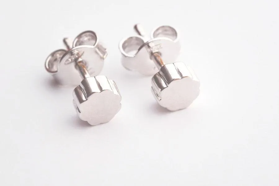 FLOWER POWER Mini Stud Earrings