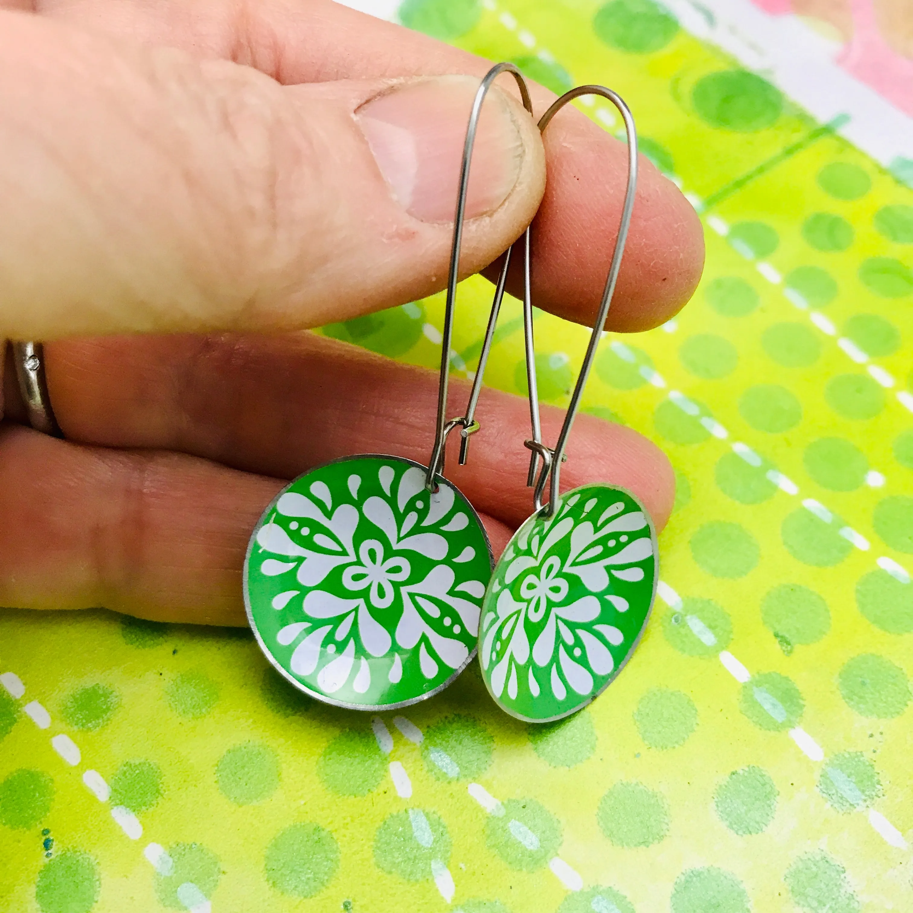 Fresh Green Starburst Medium Basin Earrings