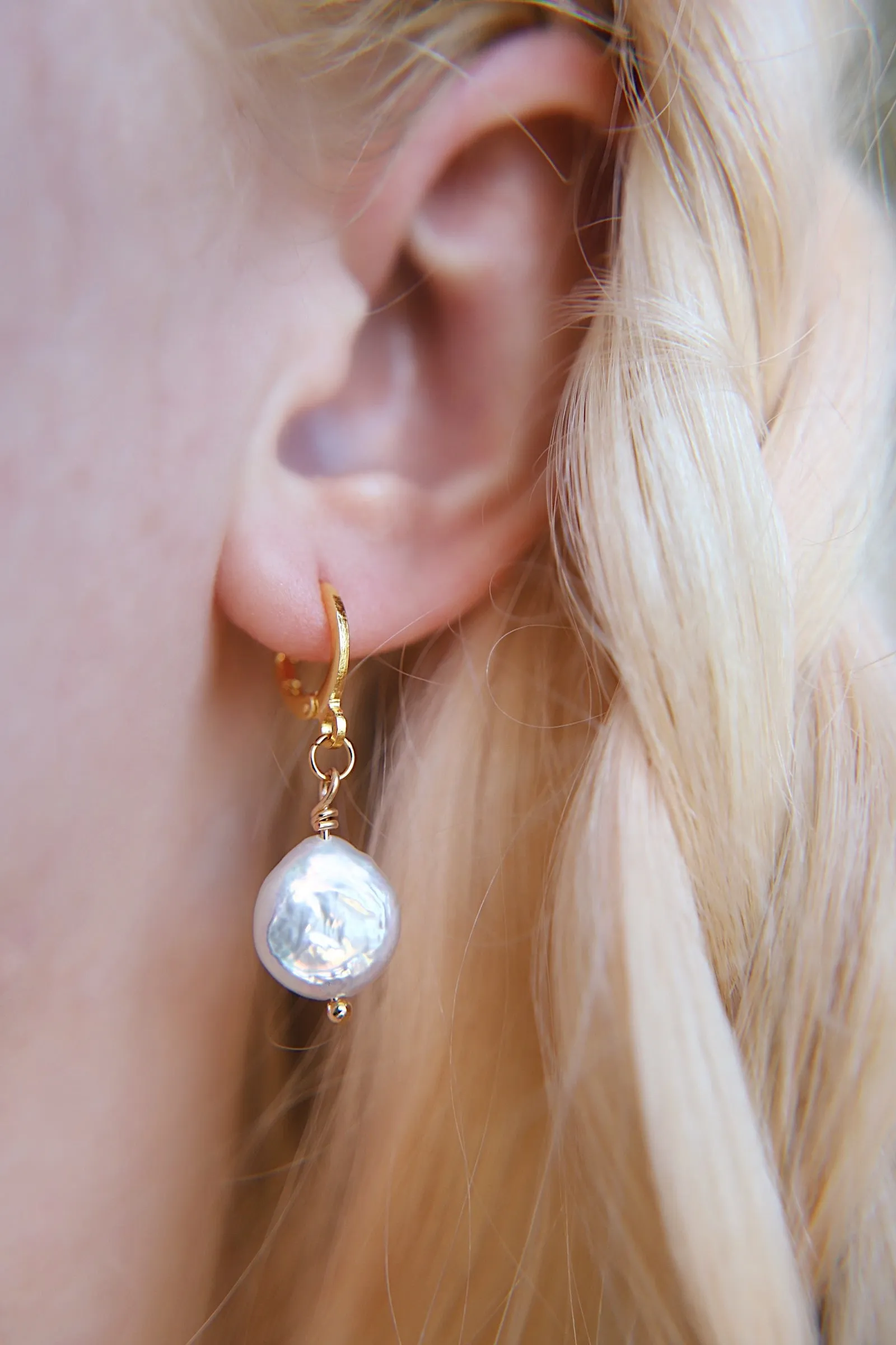 Fresh water pearl huggie hoop earrings