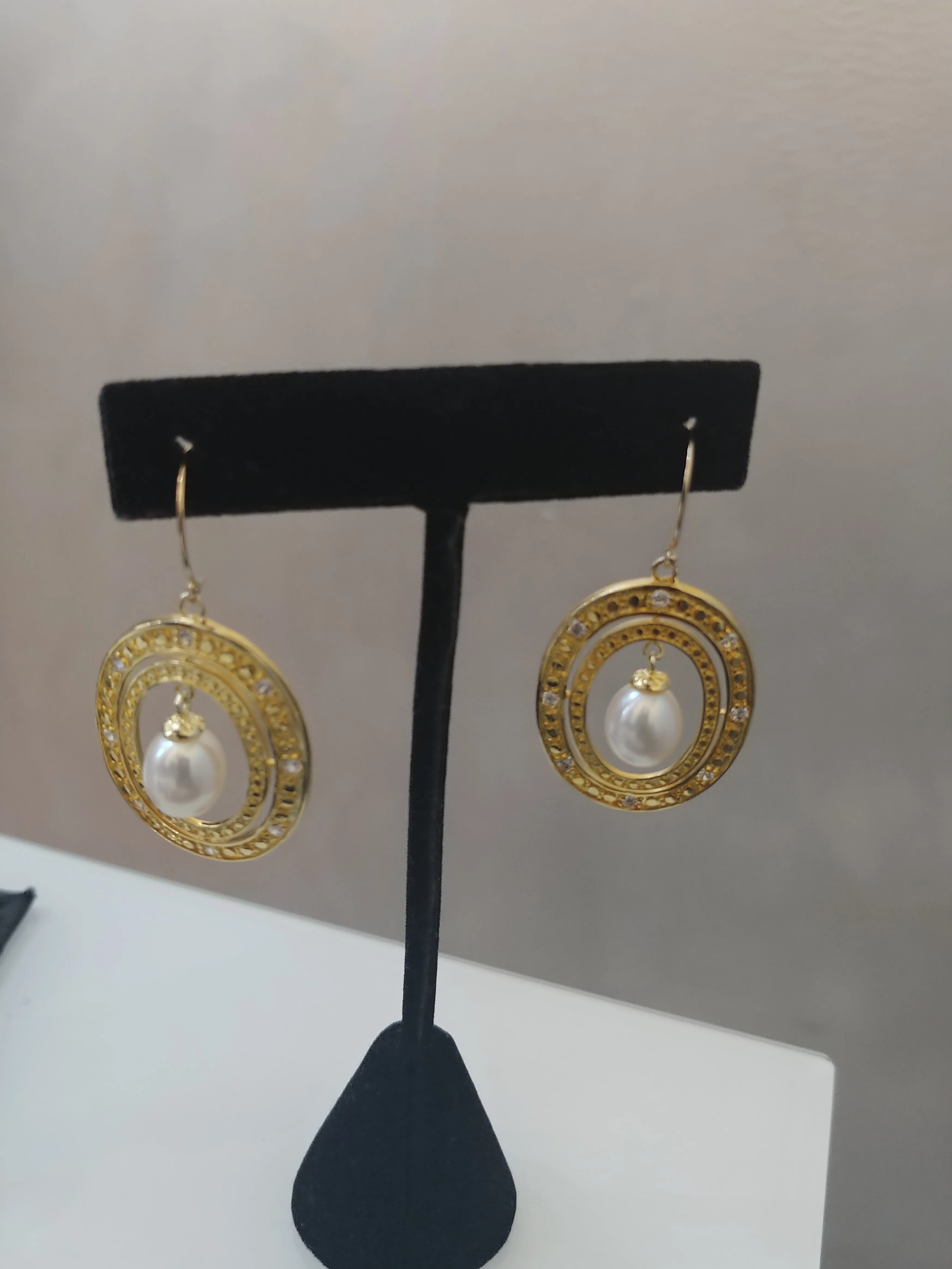Gold Drop Oval Earrings