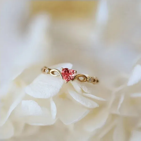 Huitan Classic Women’s Heart Ring with Zircon Stone