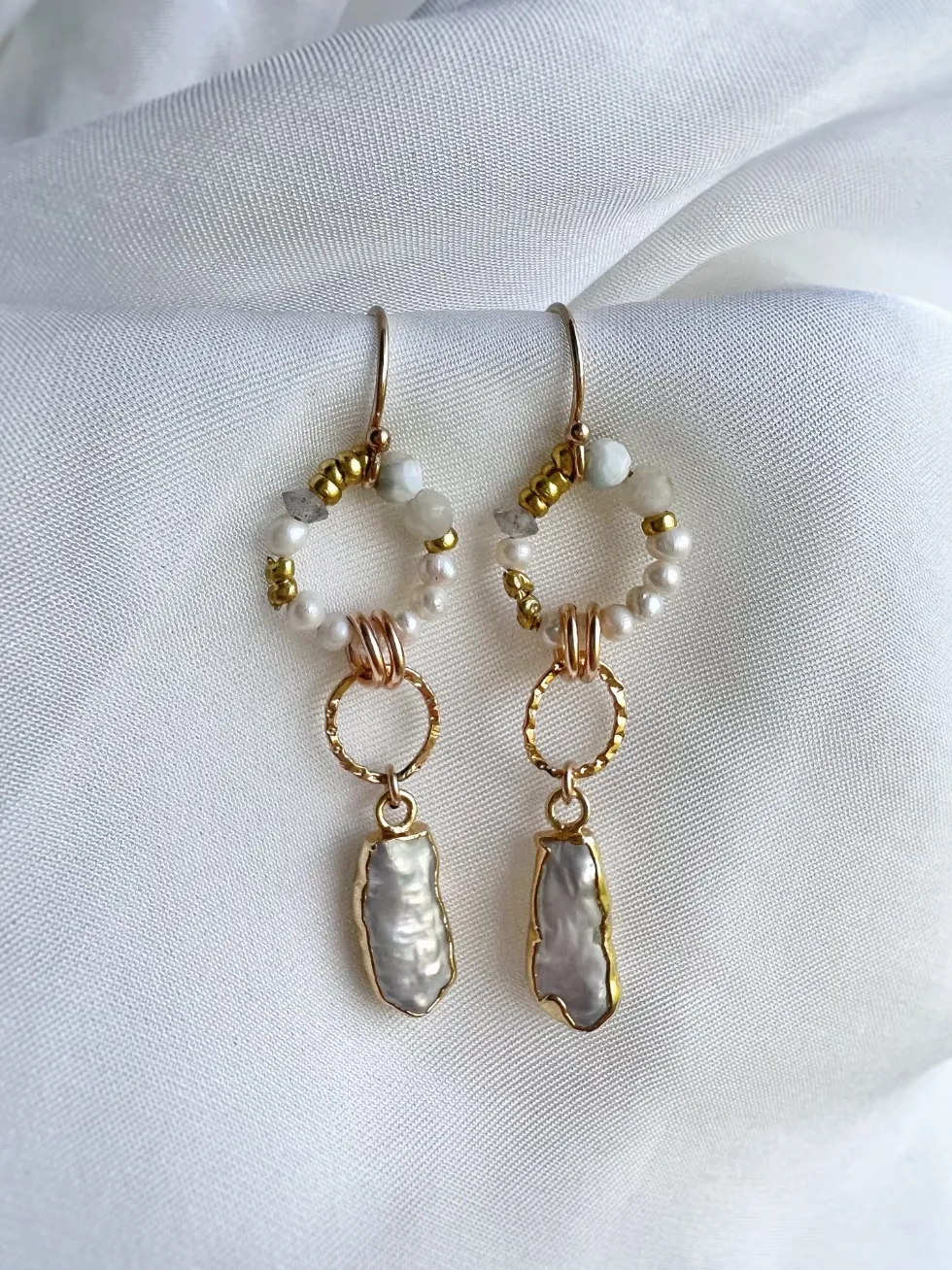 INFINITY PEARLS EARRINGS