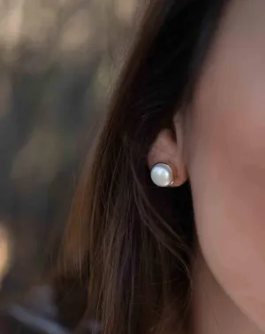 Jamy Earrings ~ Pearl ~ 18k Gold Plated ~ ME182