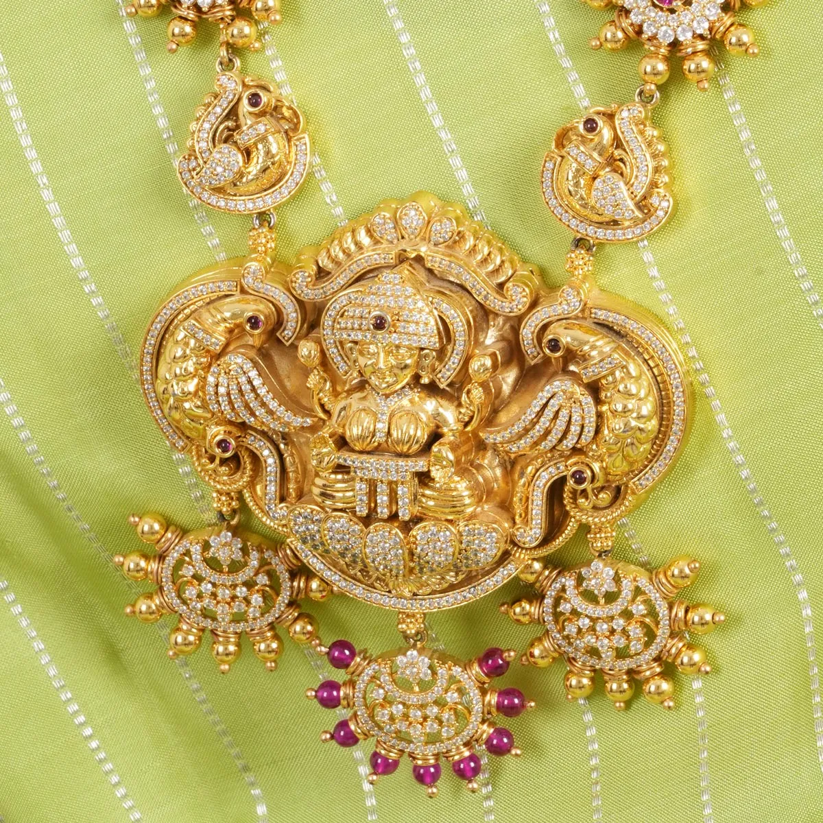 Jianin Nagas Necklace Set