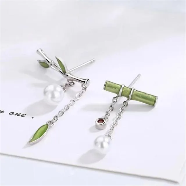 Korean Fresh Asymmetric Modelling Drop Earrings