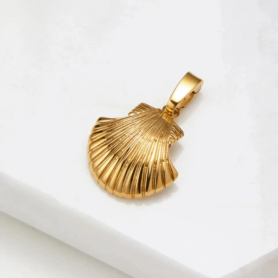 Large Shell Charm - Gold