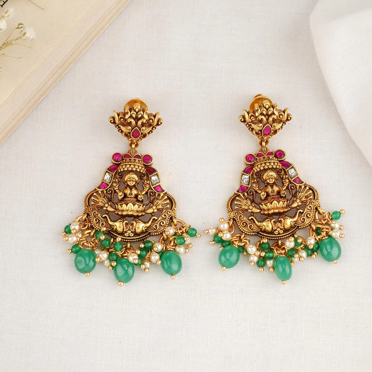 Leepakshi Short Necklace Set