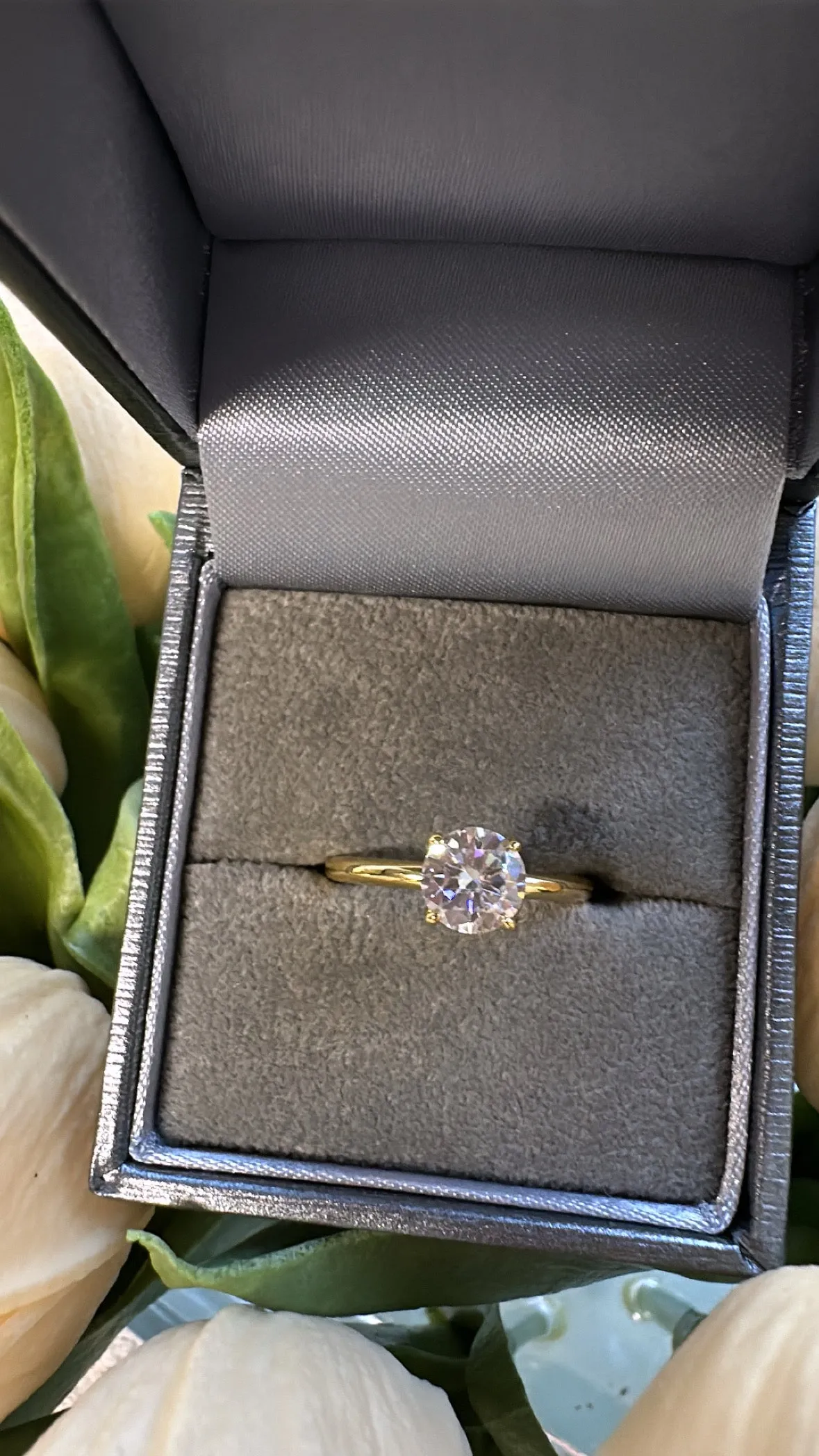 Luna Solitaire Moissanite Ring - Gold