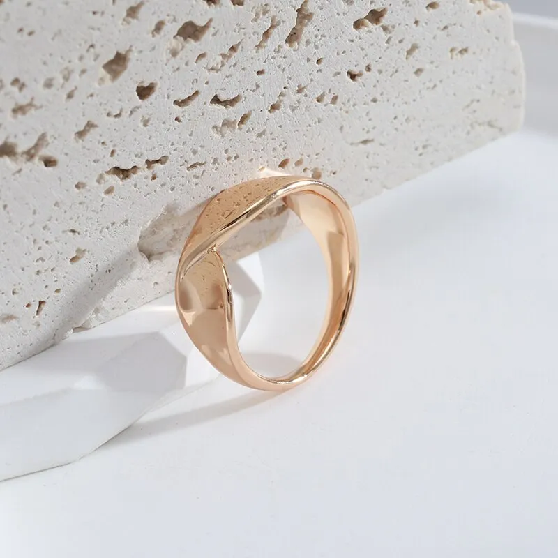Minimalist Double Twist Smooth Geometric Rings