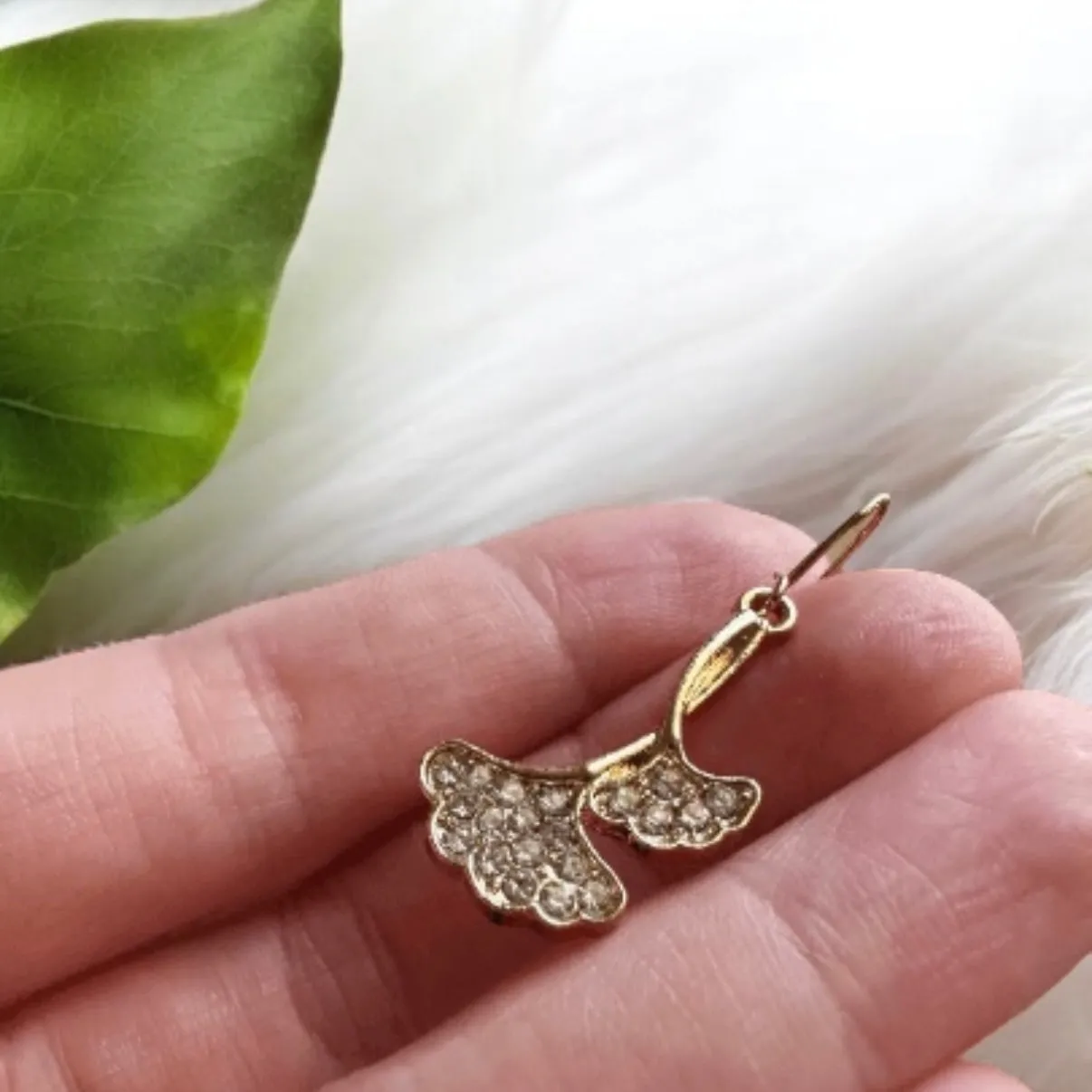 Minimalist - Ginkgo leaf Flower Gold statement earrings | mini rhinestone dangly drop earrings | floral geometric earrings | Korean earrings
