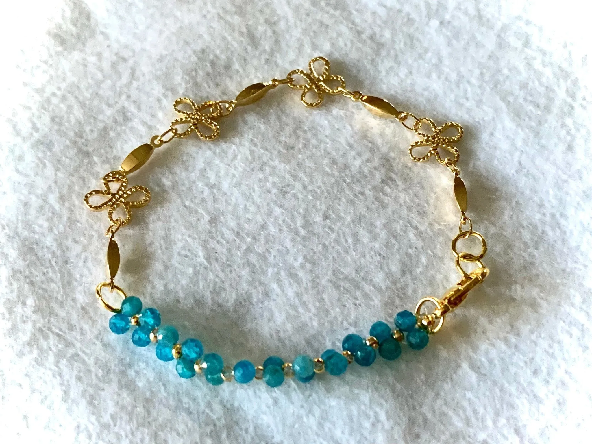 Muse Handmade Genuine Apatite Bracelet with Gold Plated Flower Chain
