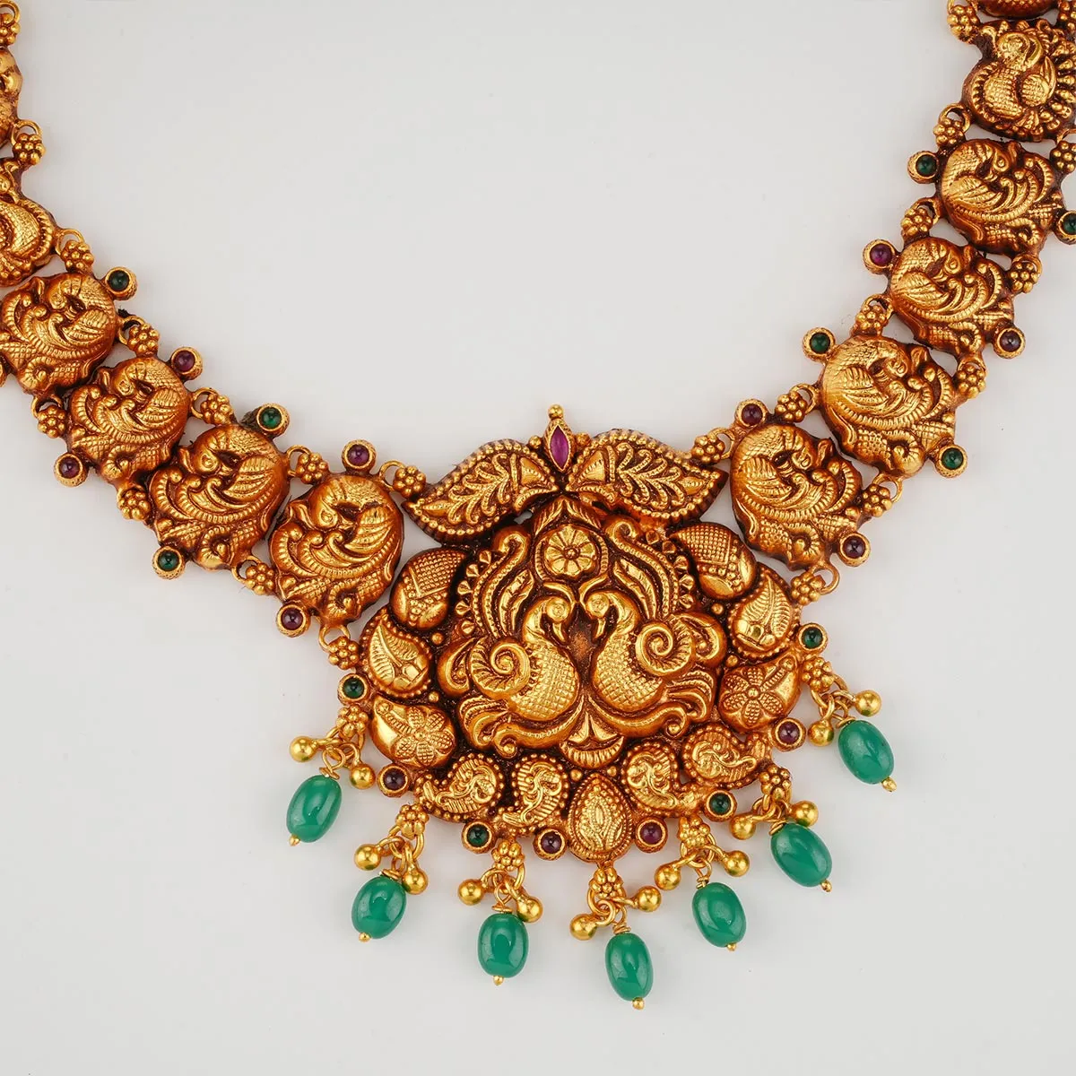 Nivi Short Necklace