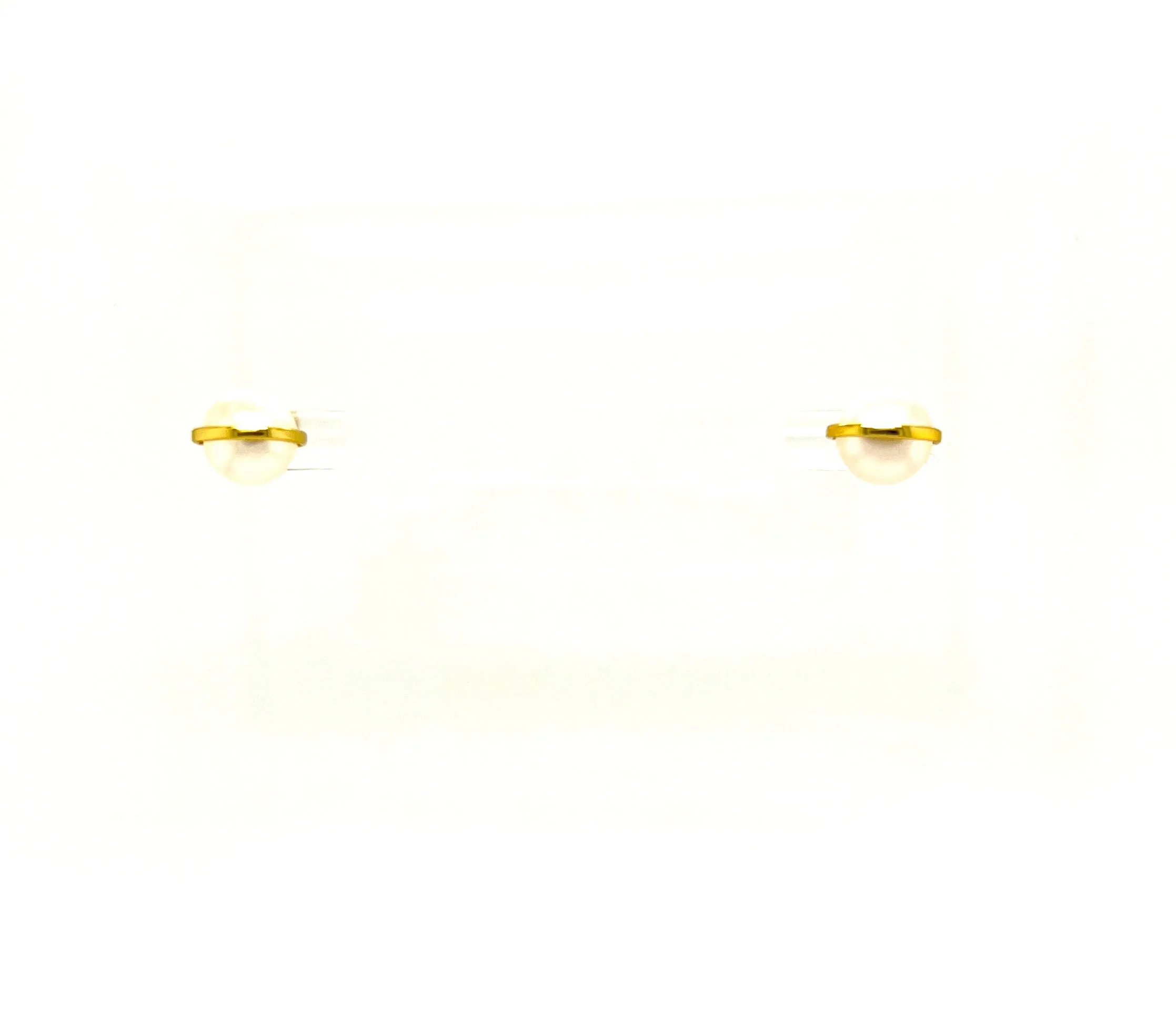 Pearl with Gold Stud Earrings