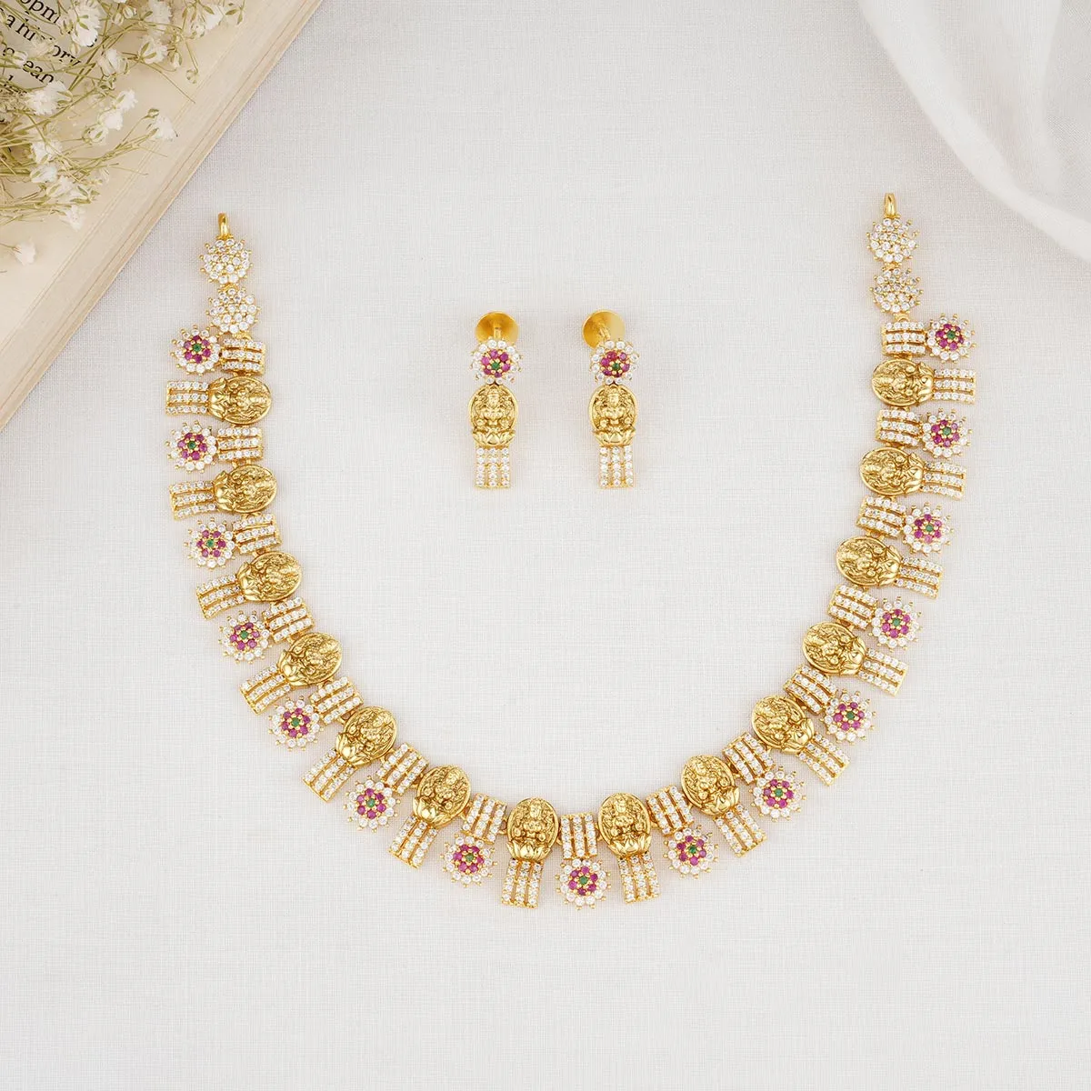 Rishit Short Necklace Set