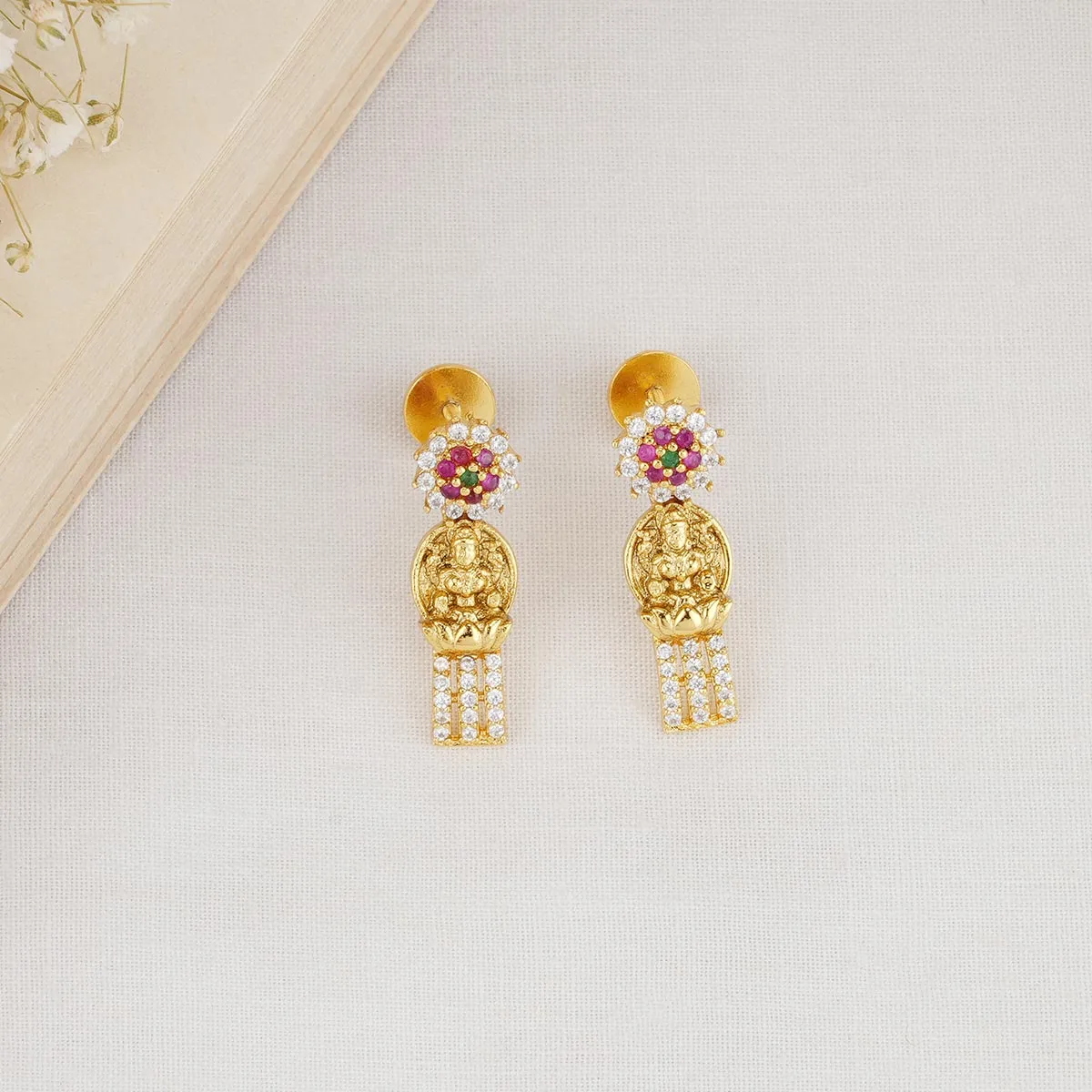Rishit Short Necklace Set
