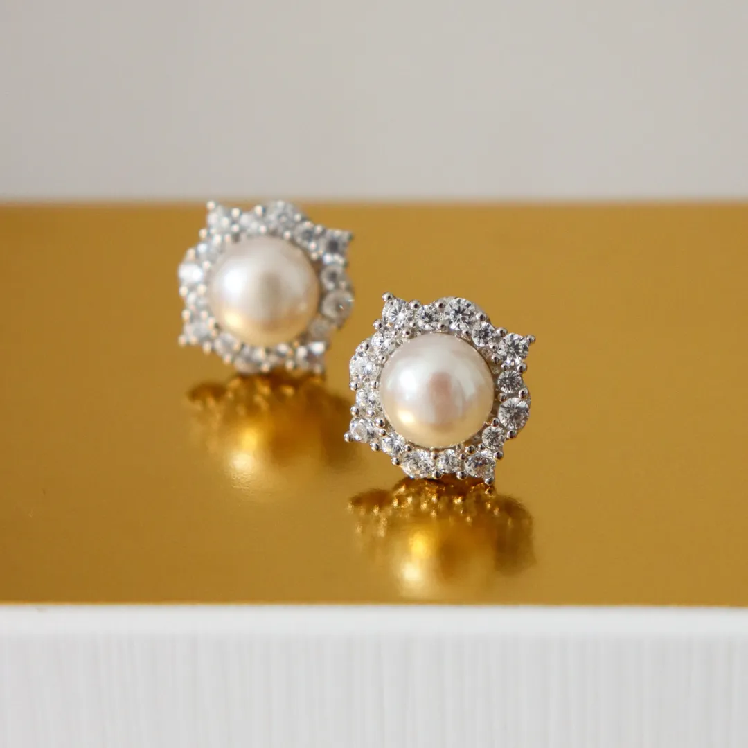 Silver Perle Point Button Pearl Earrings