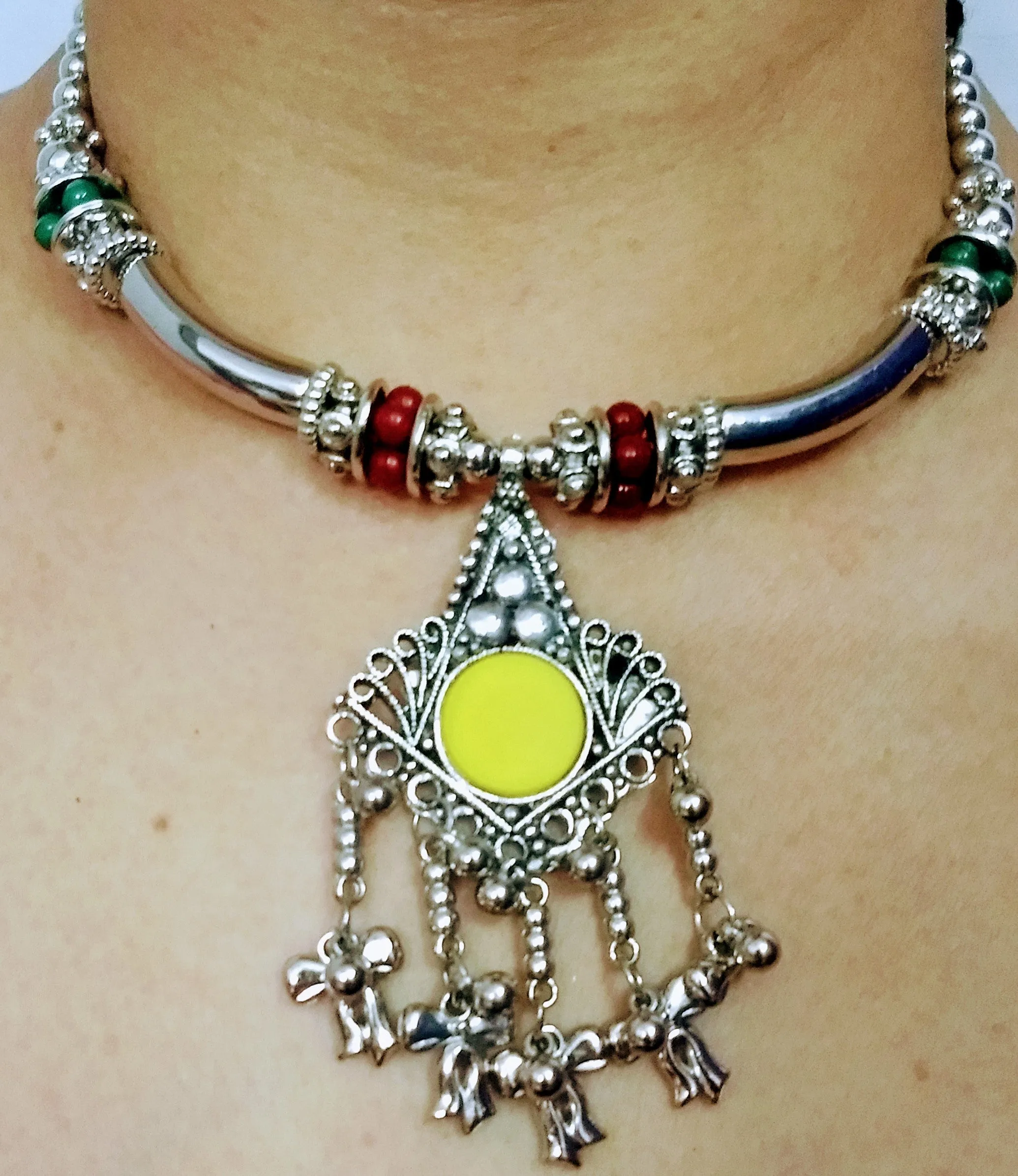 Simple Designed Necklace For An Elegant Women