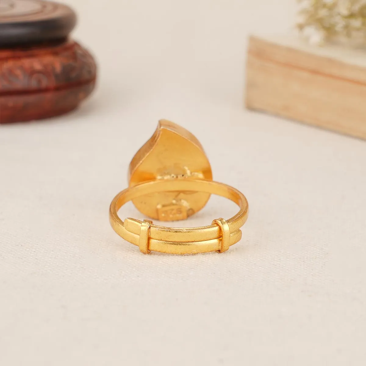 Splashy Kundan Ring