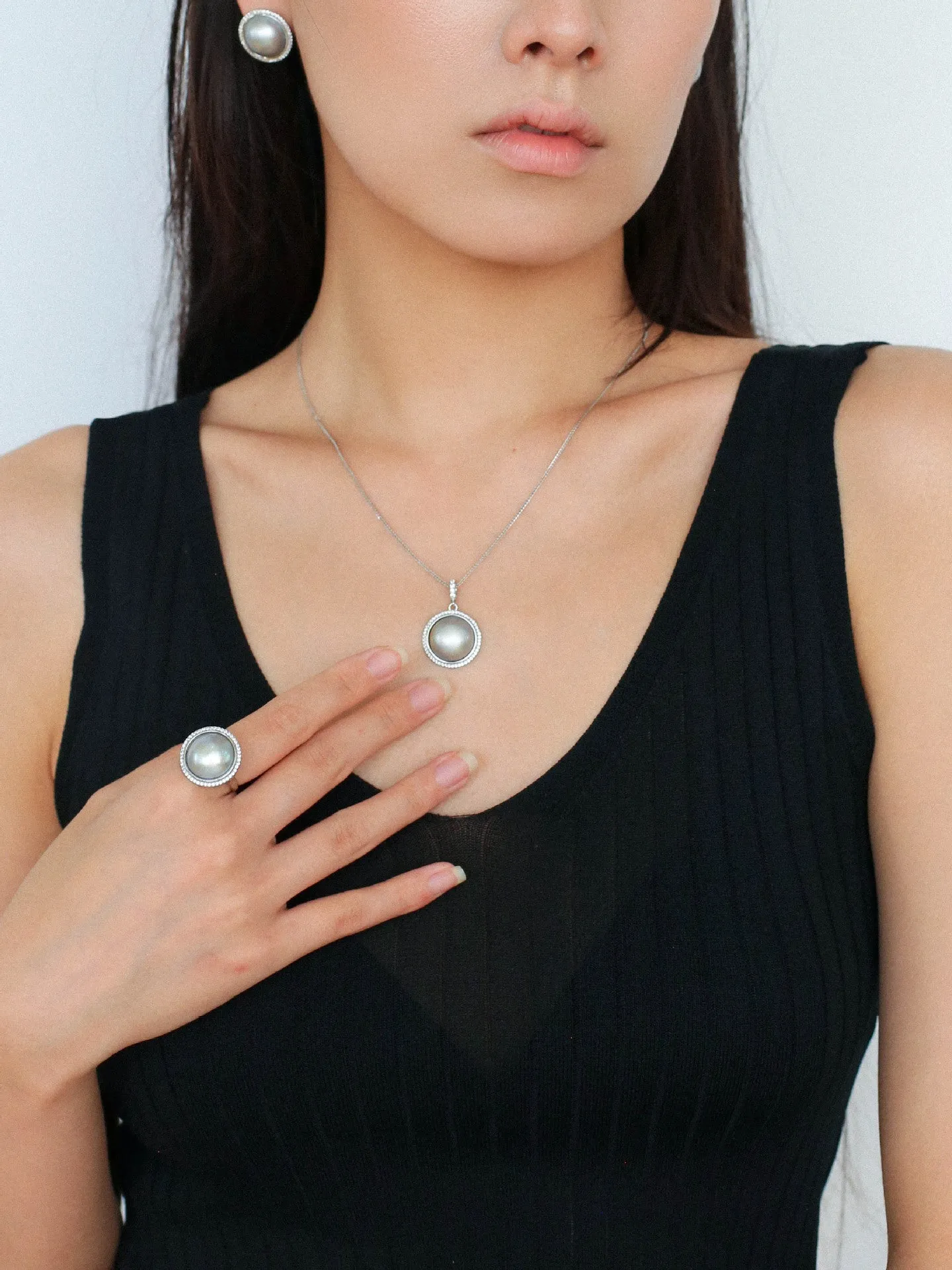 Surrounding Diamond Mabe Pearl Ring