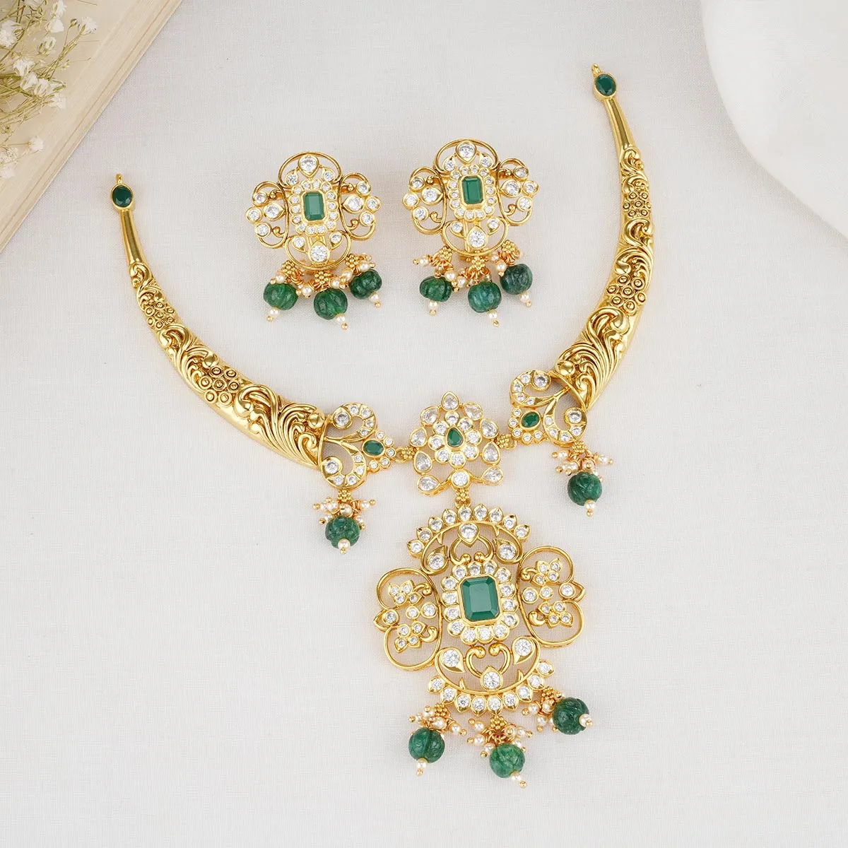 Uthitha Short Necklace Set