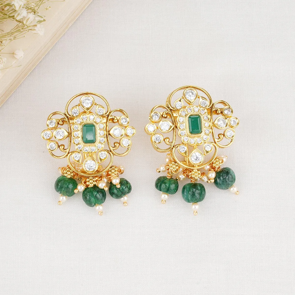 Uthitha Short Necklace Set