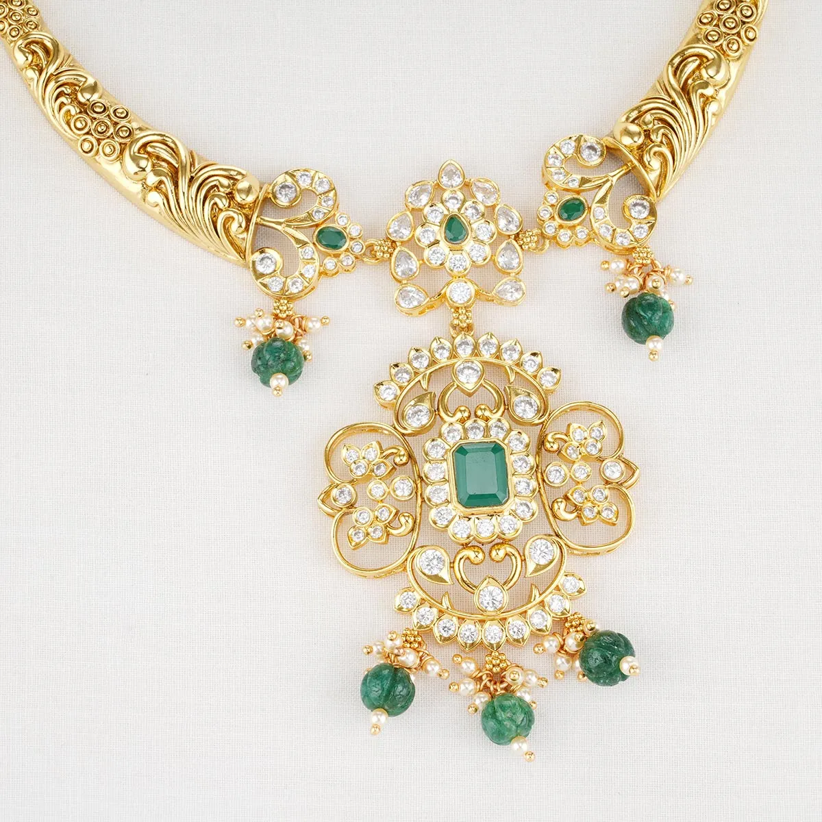 Uthitha Short Necklace Set