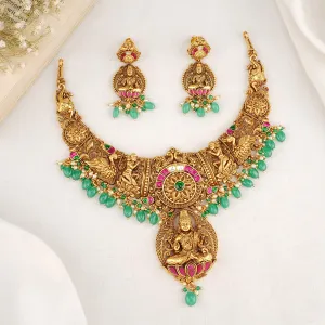 Varshu Short Necklace Set