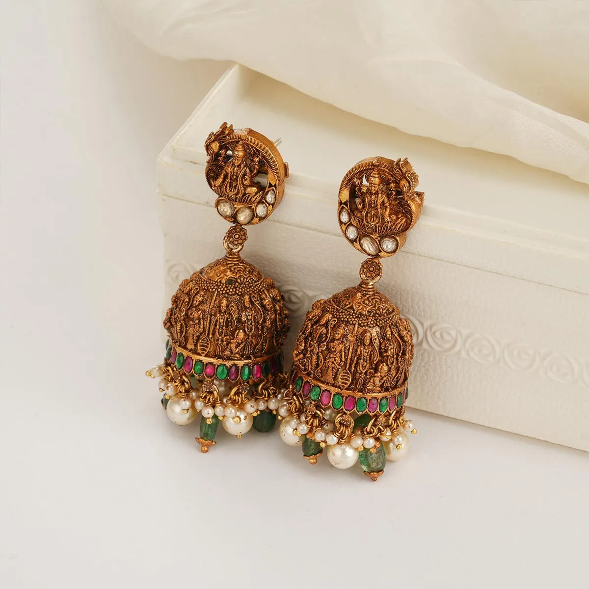 Vinagaya Lakshmi Short Necklace Set