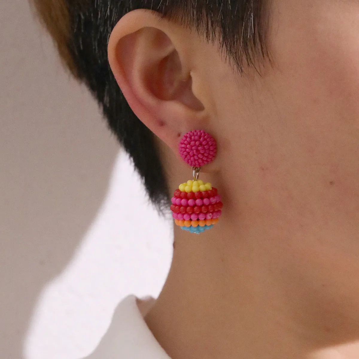 Wholesale of New Ball Small Fresh Colored Resin Earrings